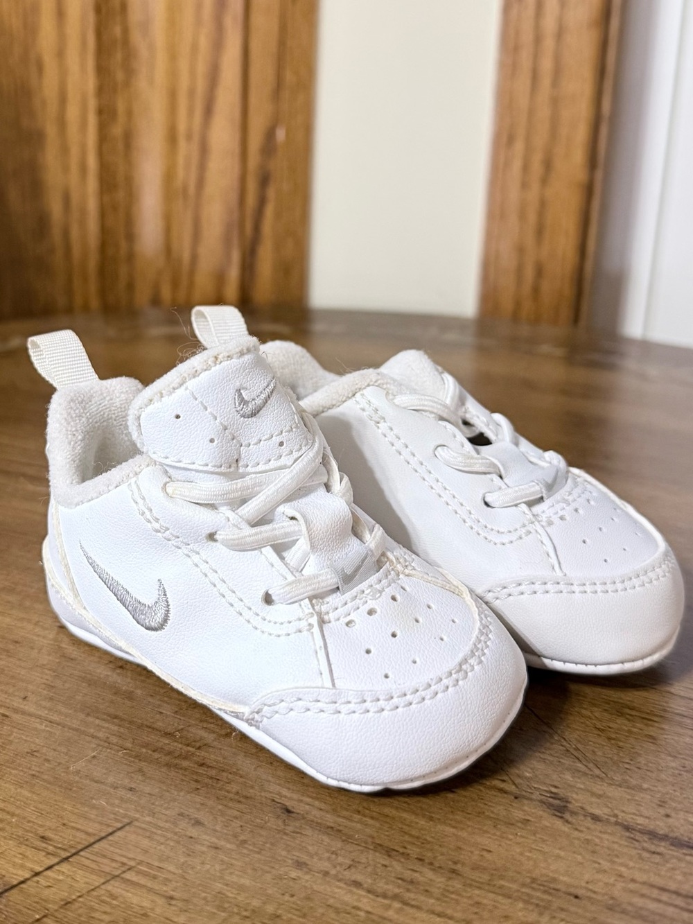 Nike White Infant- Baby Crib Shoes with Silver Swoosh
